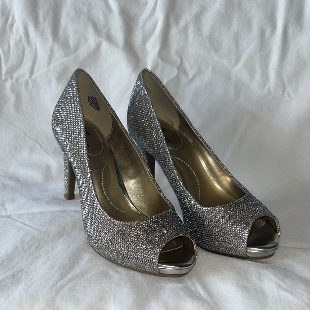 Bandolino Silver Glitter Peep-Toe Heels